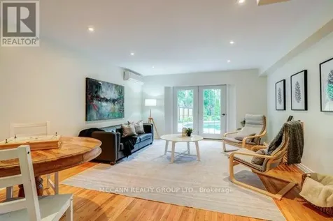 9 Charles Street Whitby (brooklin) ON L1M 1A5