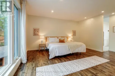 9 Charles Street Whitby (brooklin) ON L1M 1A5