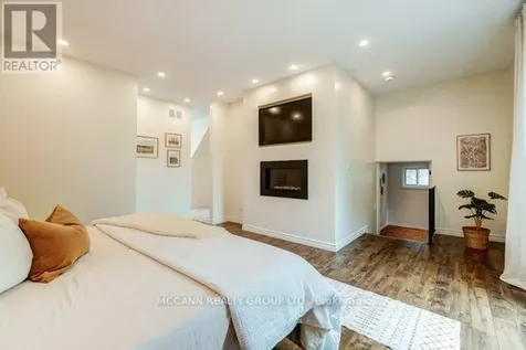 9 Charles Street Whitby (brooklin) ON L1M 1A5