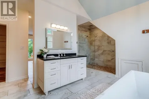 9 Charles Street Whitby (brooklin) ON L1M 1A5