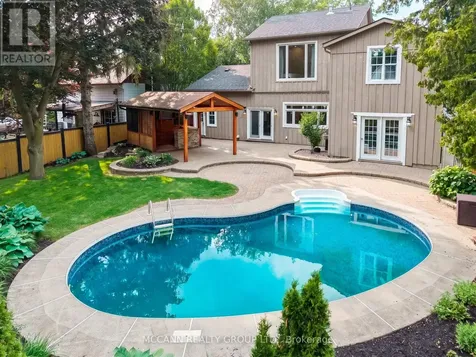 9 Charles Street Whitby (brooklin) ON L1M 1A5
