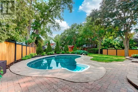 9 Charles Street Whitby (brooklin) ON L1M 1A5
