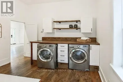 9 Charles Street Whitby (brooklin) ON L1M 1A5