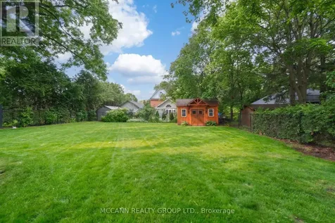 9 Charles Street Whitby (brooklin) ON L1M 1A5