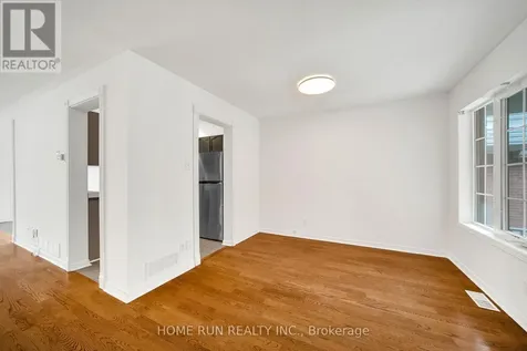 14 Cohen Avenue Ottawa ON K2L 4E9