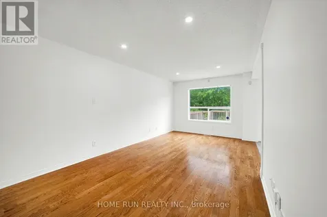 14 Cohen Avenue Ottawa ON K2L 4E9