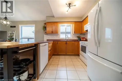12 Stiefelmeyer Crescent Baden ON N3A 2L1