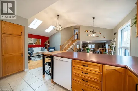 12 Stiefelmeyer Crescent Baden ON N3A 2L1