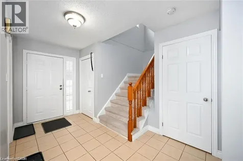 8 Buss Court Thorold ON L2V 5B1