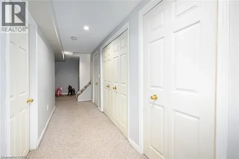 8 Buss Court Thorold ON L2V 5B1