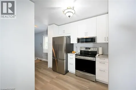 8 Buss Court Thorold ON L2V 5B1