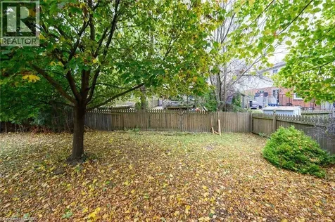 8 Buss Court Thorold ON L2V 5B1