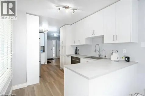 8 Buss Court Thorold ON L2V 5B1