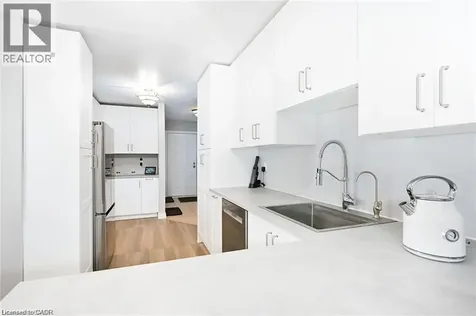 8 Buss Court Thorold ON L2V 5B1