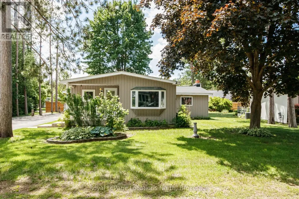 5 Golf Avenue Southwest Wasaga Beach ON L9Z 1K2