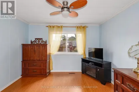 5 Golf Avenue Southwest Wasaga Beach ON L9Z 1K2