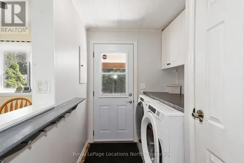 5 Golf Avenue Southwest Wasaga Beach ON L9Z 1K2