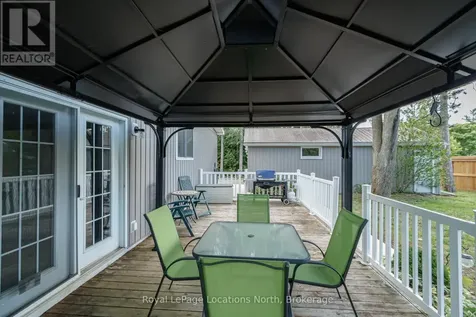 5 Golf Avenue Southwest Wasaga Beach ON L9Z 1K2