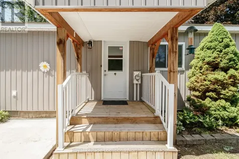 5 Golf Avenue Southwest Wasaga Beach ON L9Z 1K2