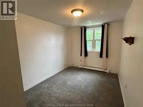 276 Merritt Avenue Chatham ON N7M 3G1