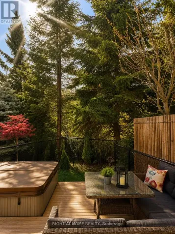 371 Fairgate Way Oakville (wc Wedgewood Creek) ON L6H 6Y1