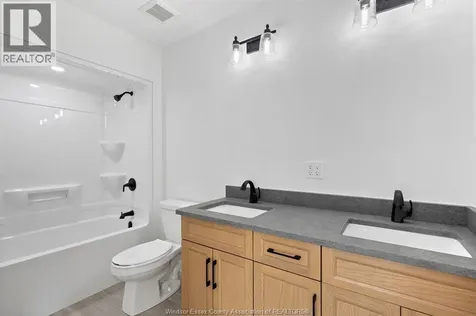 1220 Campana Crescent Lakeshore ON N8L 0K4