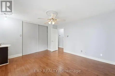 956 Gold Crescent Ottawa ON K2B 8C5
