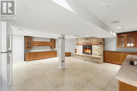 956 Gold Crescent Ottawa ON K2B 8C5