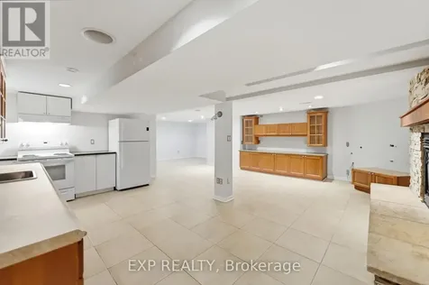 956 Gold Crescent Ottawa ON K2B 8C5