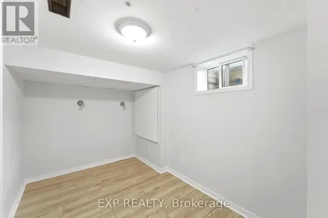 956 Gold Crescent Ottawa ON K2B 8C5