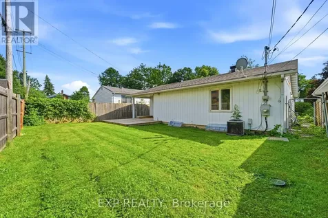 956 Gold Crescent Ottawa ON K2B 8C5