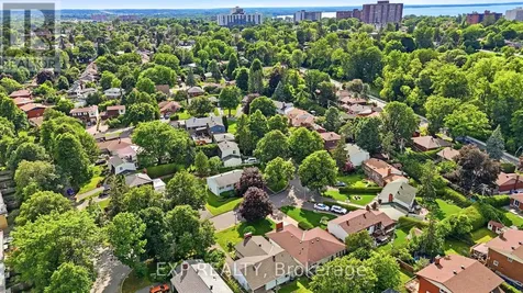 956 Gold Crescent Ottawa ON K2B 8C5