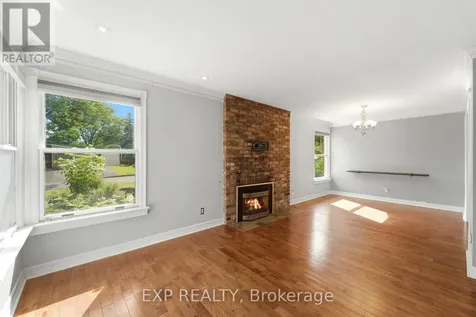 956 Gold Crescent Ottawa ON K2B 8C5