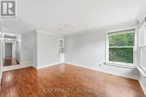 956 Gold Crescent Ottawa ON K2B 8C5