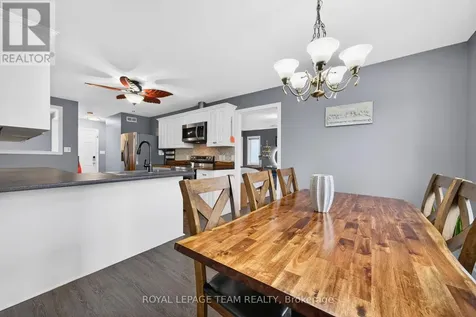 281 Bristow Dr Drive Montague ON K7A 5B8