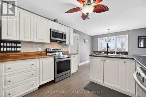 281 Bristow Dr Drive Montague ON K7A 5B8