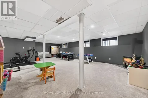 281 Bristow Dr Drive Montague ON K7A 5B8