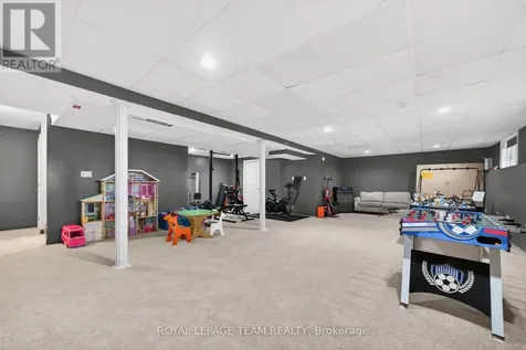281 Bristow Dr Drive Montague ON K7A 5B8