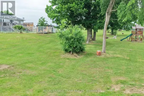 281 Bristow Dr Drive Montague ON K7A 5B8