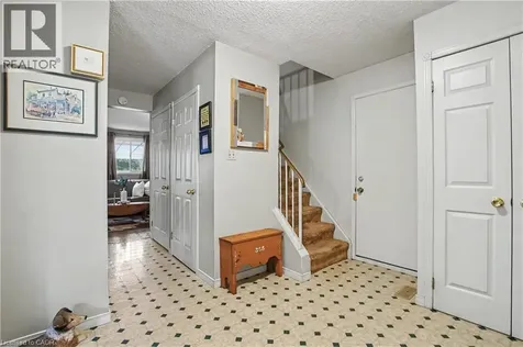196 Guildwood Drive Hamilton ON L9C 6S5