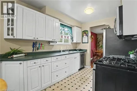 196 Guildwood Drive Hamilton ON L9C 6S5