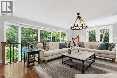 339 Smith Avenue Burlington ON L7R 2T9