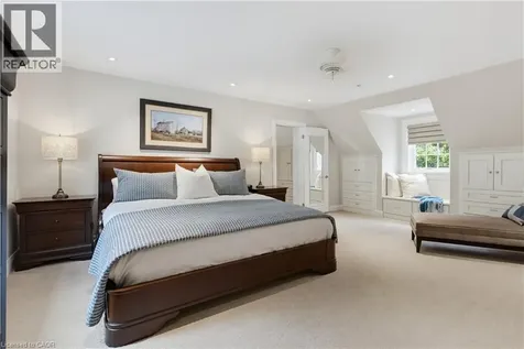 339 Smith Avenue Burlington ON L7R 2T9