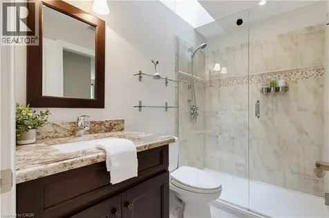 339 Smith Avenue Burlington ON L7R 2T9
