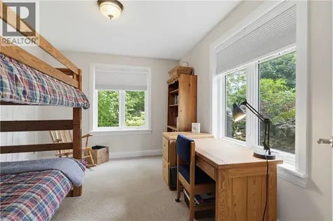 339 Smith Avenue Burlington ON L7R 2T9