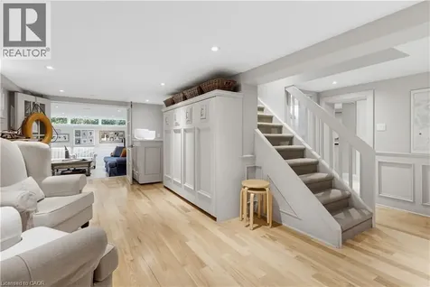 339 Smith Avenue Burlington ON L7R 2T9