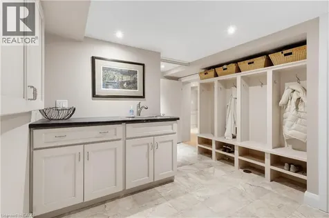 339 Smith Avenue Burlington ON L7R 2T9
