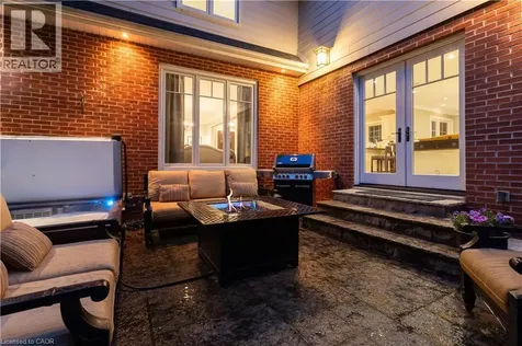 339 Smith Avenue Burlington ON L7R 2T9
