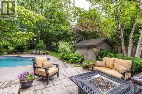 339 Smith Avenue Burlington ON L7R 2T9