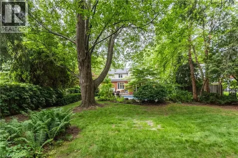 339 Smith Avenue Burlington ON L7R 2T9
